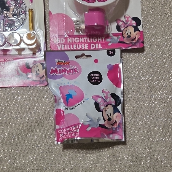 Valentines Day Disney Minnie Mouse Coloring and Activity Set with Pink Accents - Picture 5 of 5